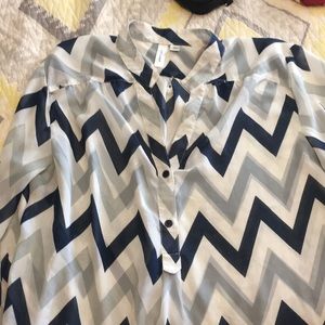 Women’s flowy shirt